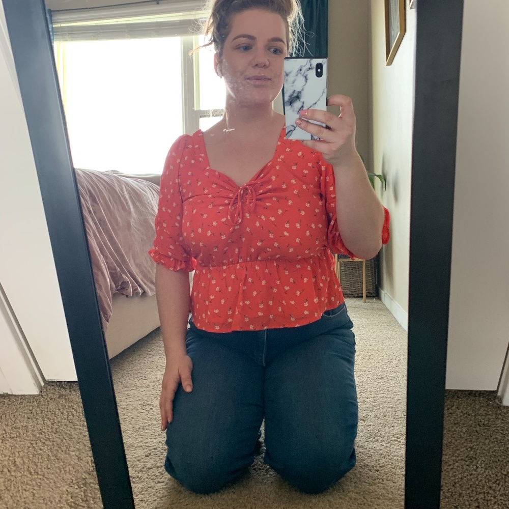 Francesca's Floral cinched Top